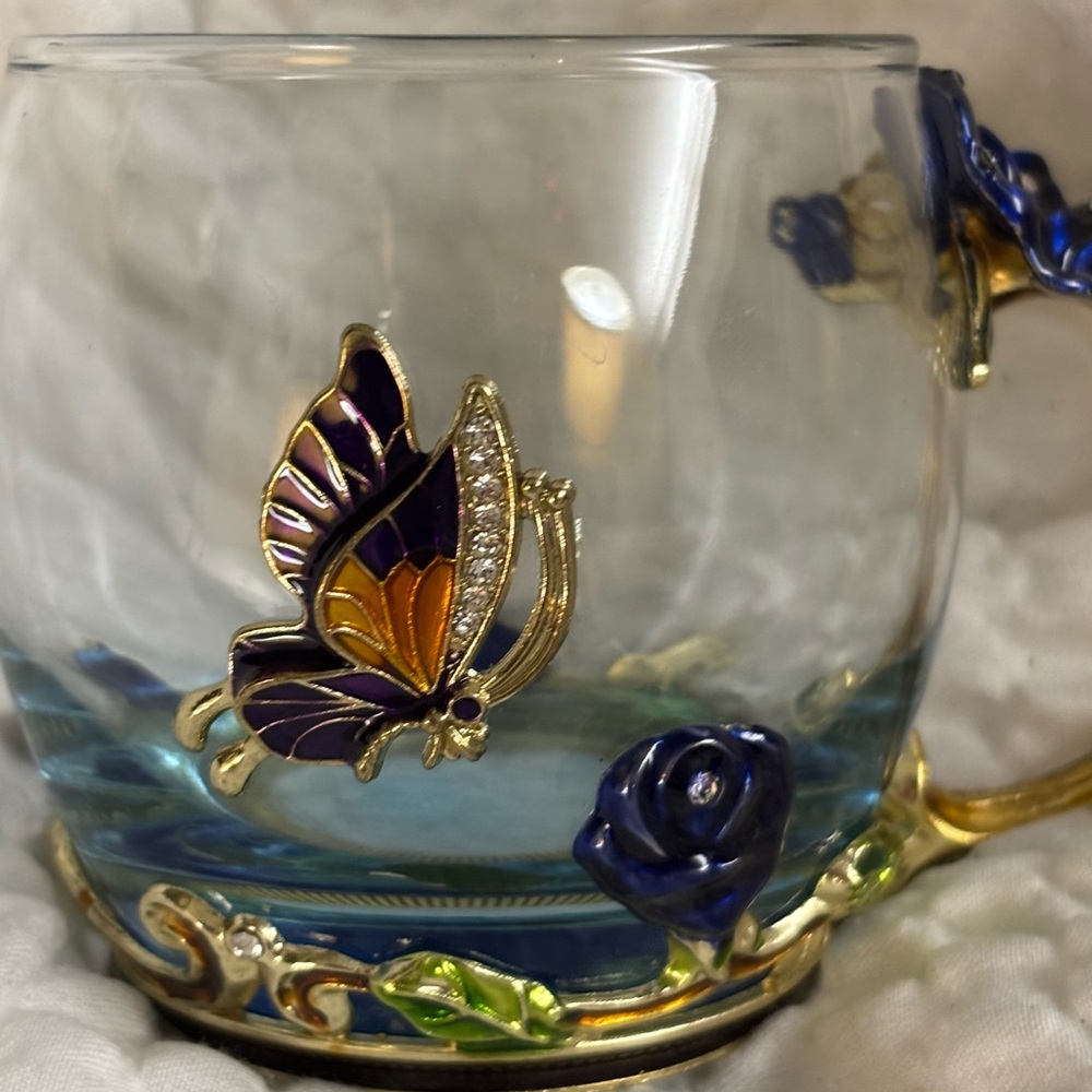 Elegant Glass Mug Set with Butterfly and Rose Design - Picture 5 of 7